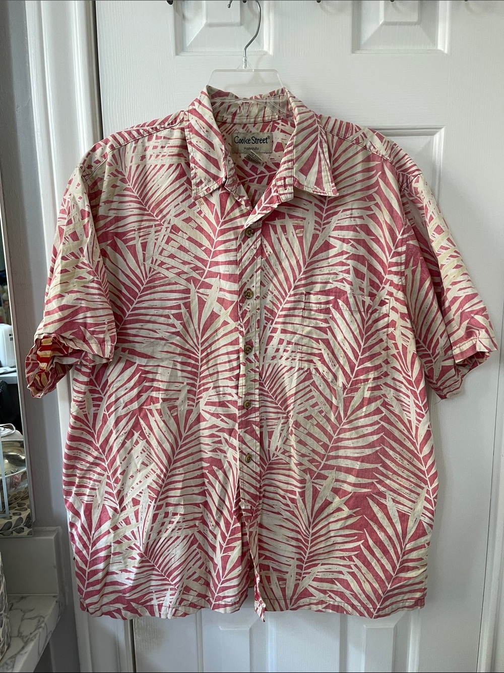 Cookie Street Men’s Short Sleeve Tropical Button-Down Shirt - Pink Leaf Print